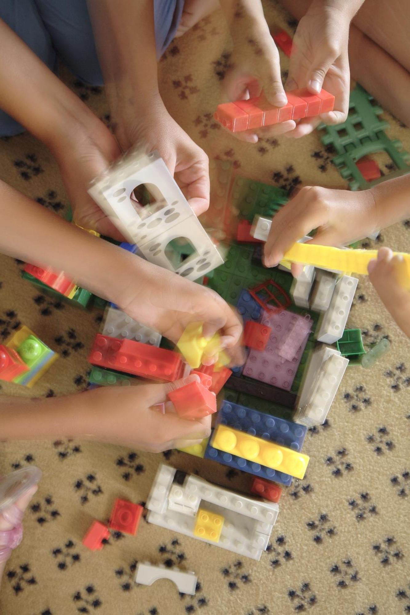 Hurghada Suites & Apartments Serviced By Marriott Exterior photo Children playing with plastic building blocks