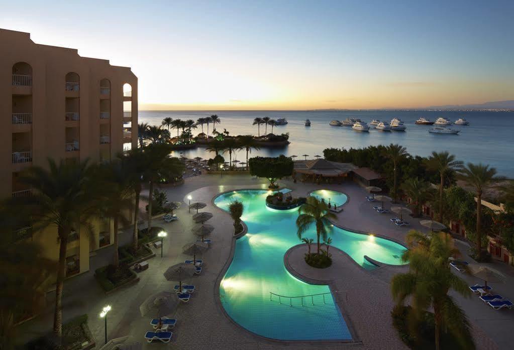 Hurghada Suites & Apartments Serviced By Marriott Exterior photo The pool at the Hilton Sharm El Sheikh